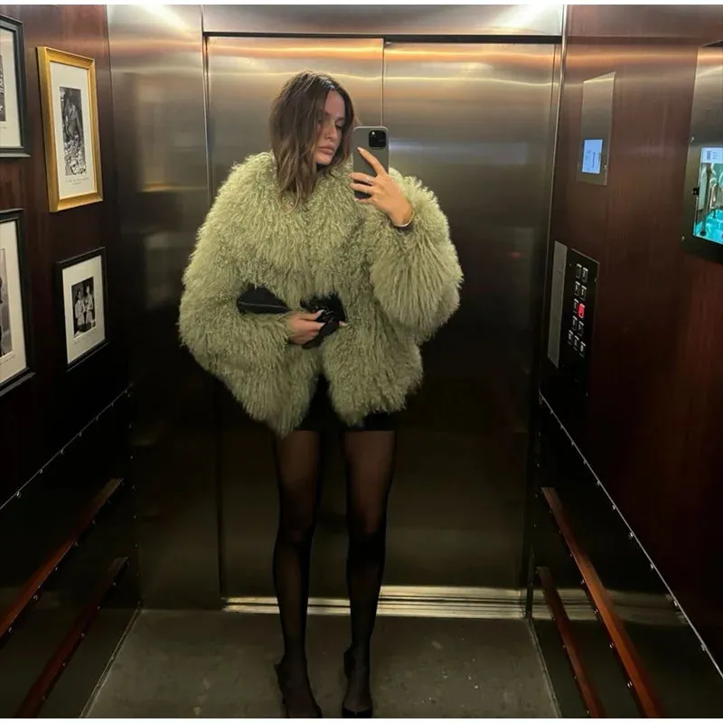 2024 Winter New Fashion Solid Fluffy Fur Coat Women High Street Luxury Lapel Collar Faux Fur Jacket Female Casual Overcoats