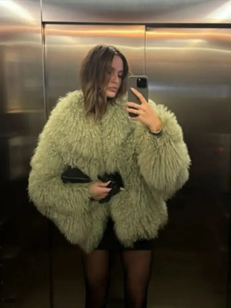 2024 Winter New Fashion Solid Fluffy Fur Coat Women High Street Luxury Lapel Collar Faux Fur Jacket Female Casual Overcoats