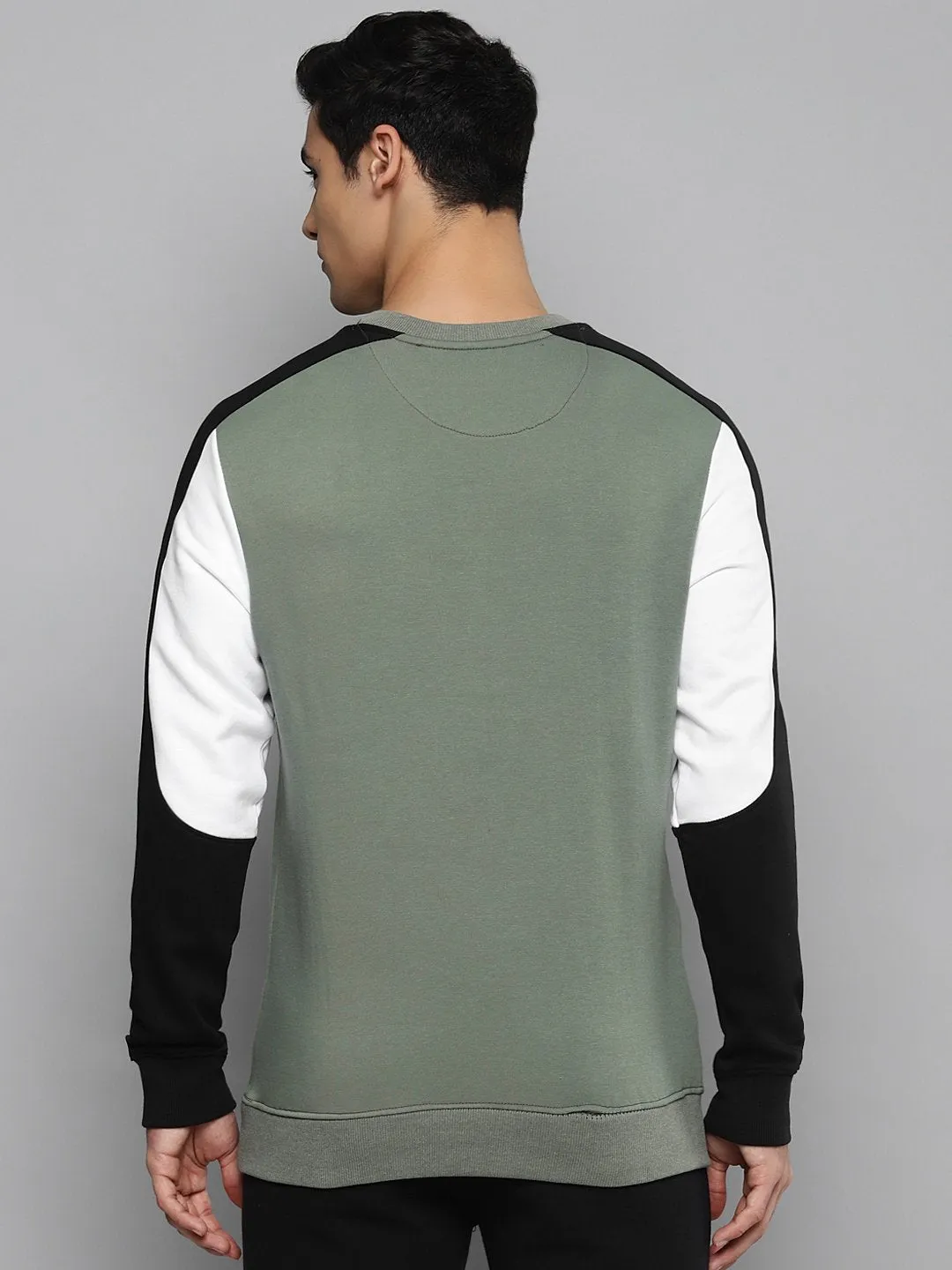 Alcis Men Olive Green Solid Sweatshirt