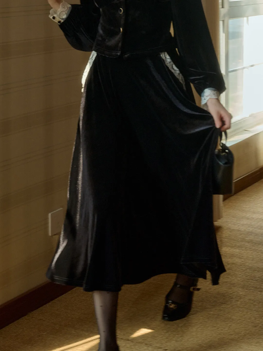Azari Contrast Lace Paneled Pocket Velvet Skirt