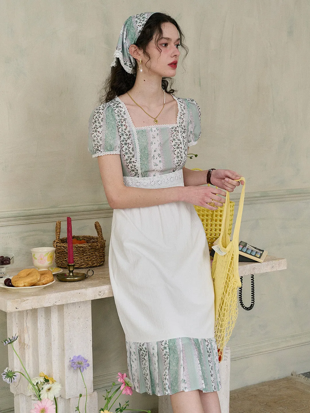 【Final Sale】Bria Square Collar Contrasting Trimmed Floral Pleated Dress