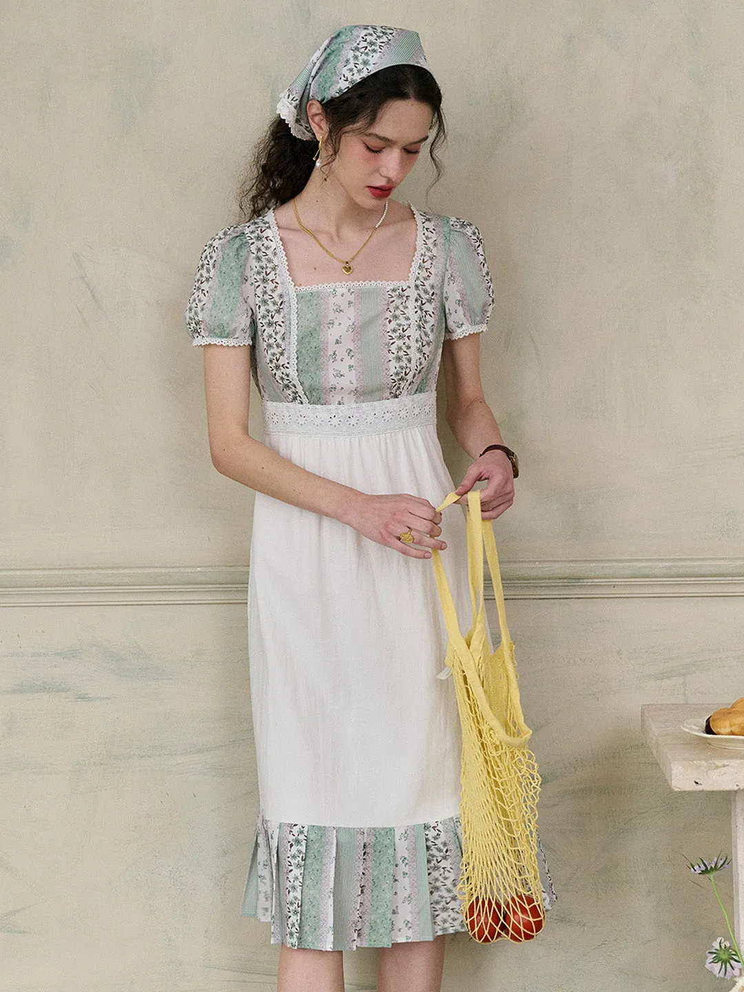 【Final Sale】Bria Square Collar Contrasting Trimmed Floral Pleated Dress