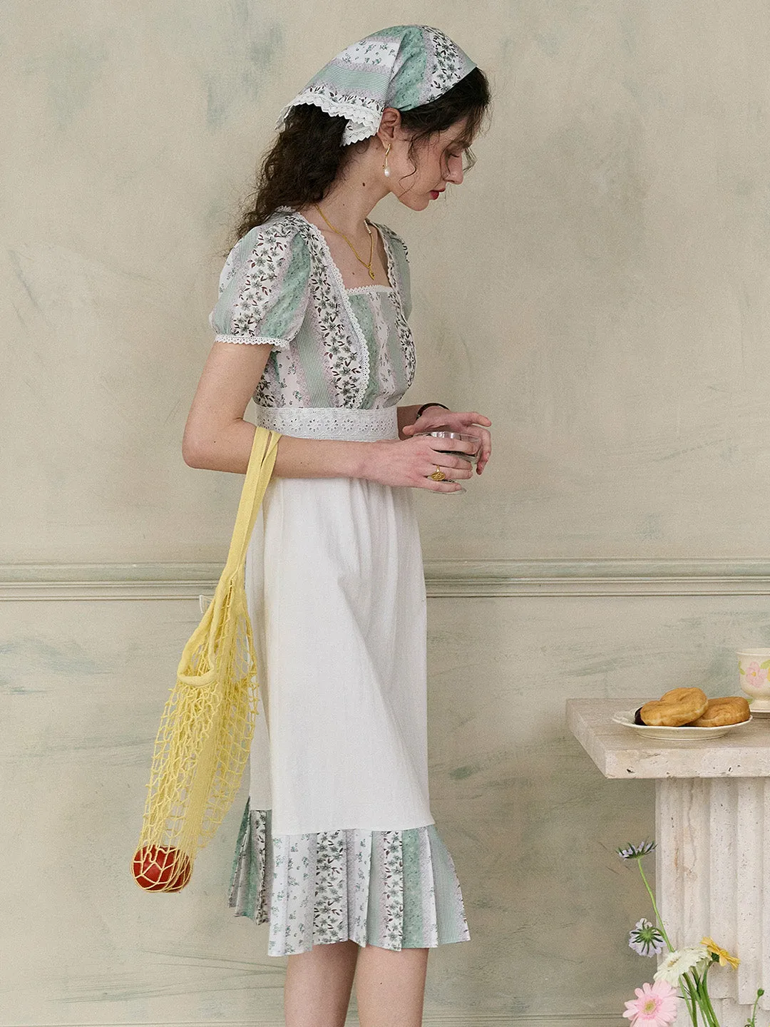 【Final Sale】Bria Square Collar Contrasting Trimmed Floral Pleated Dress