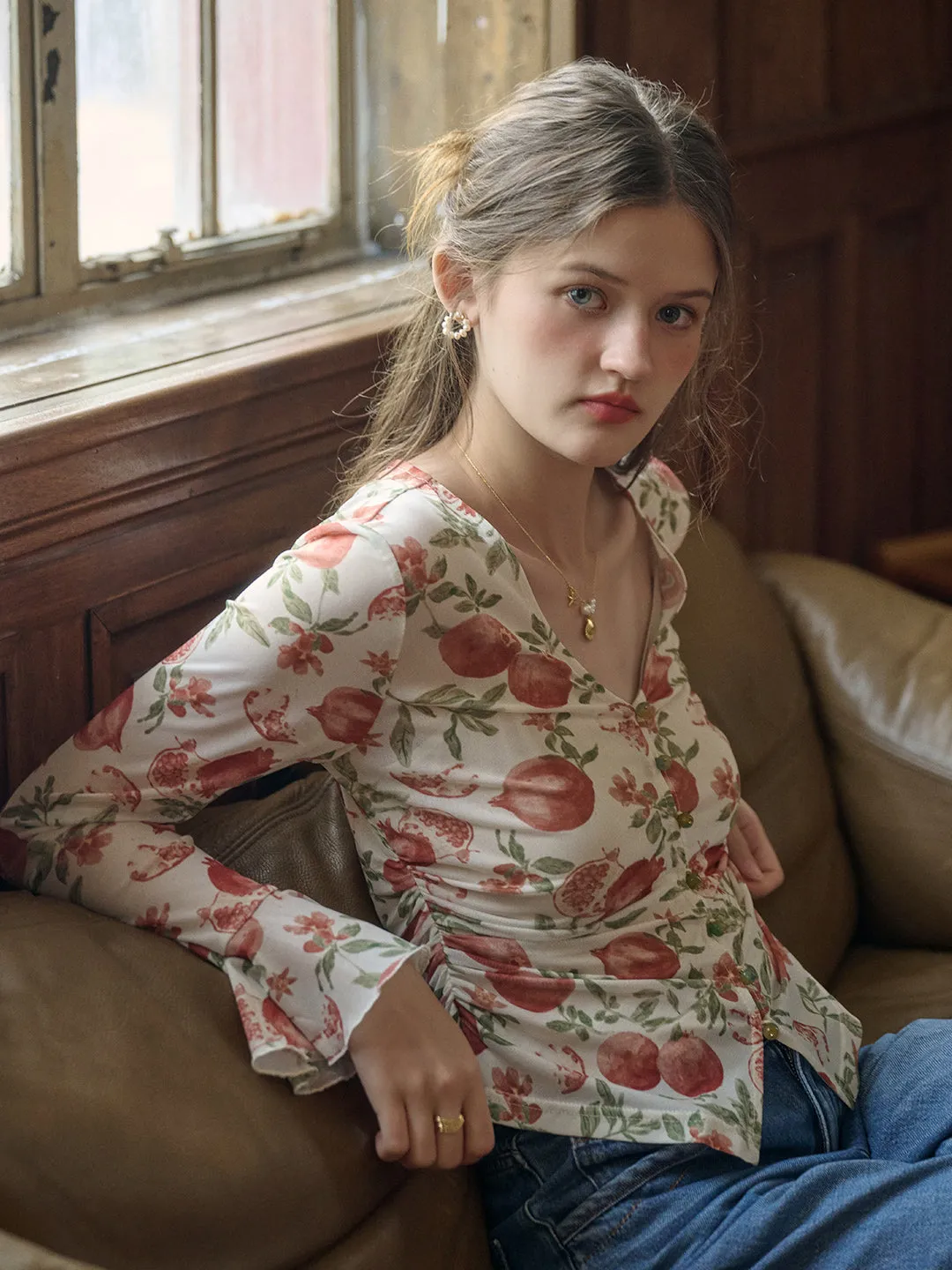 【Final Sale】Juliette V-Neck Guava Pattern Blouse