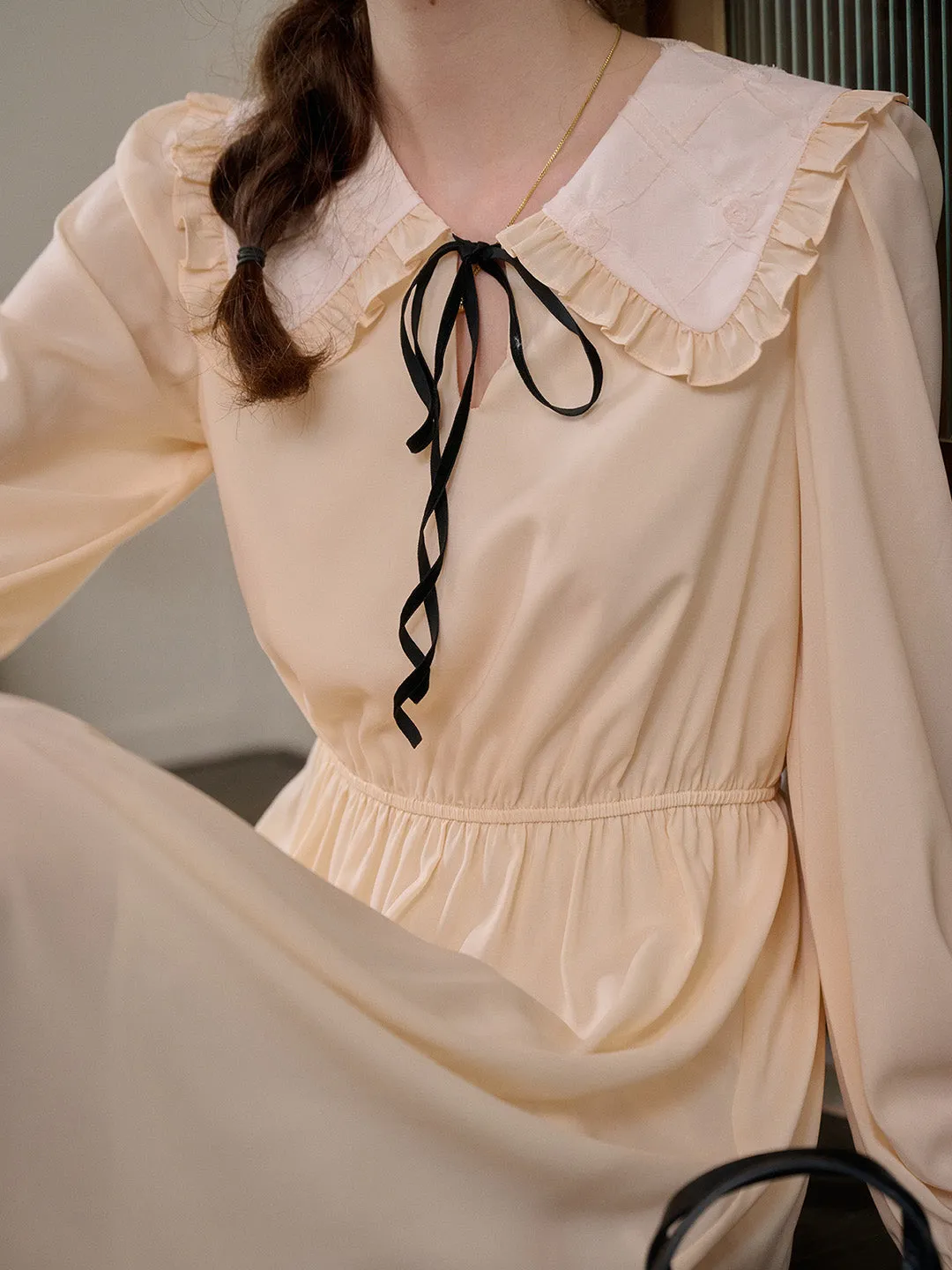 【Final Sale】Keily Doll Collar Contrasting Lace-up Pleated Dress