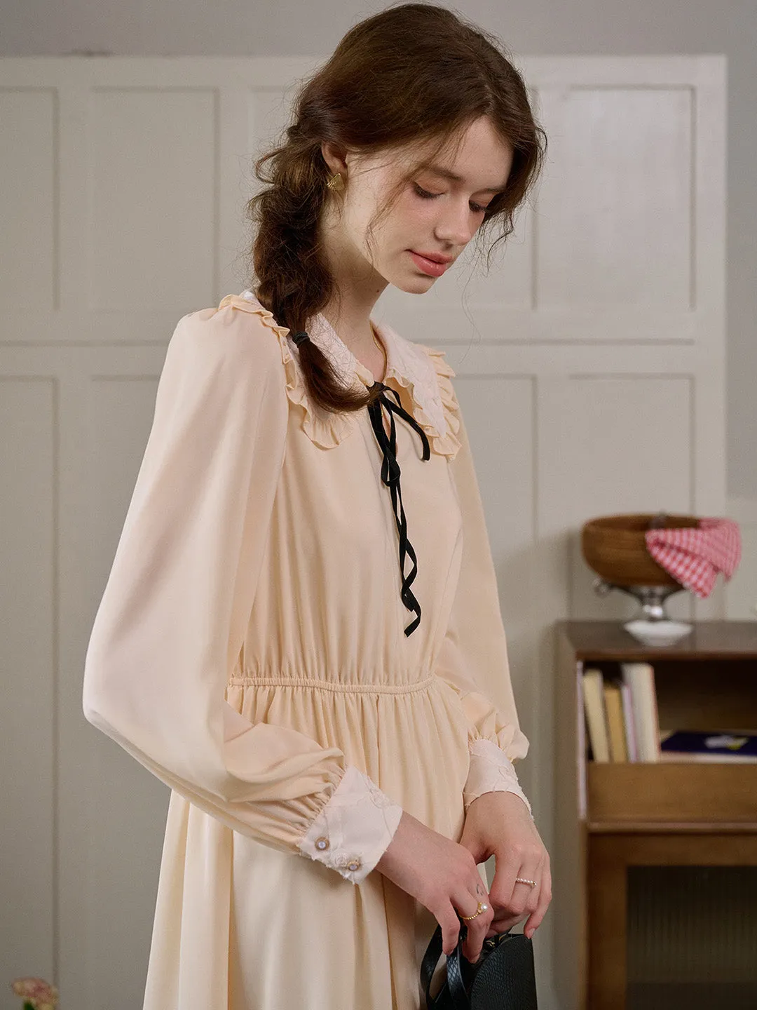 【Final Sale】Keily Doll Collar Contrasting Lace-up Pleated Dress
