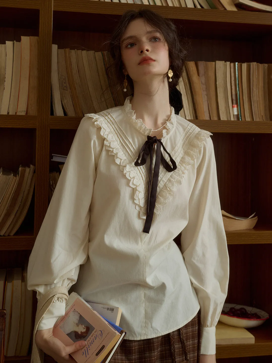 【Final Sale】Yareli Vintage Lace Panel Contrasting Lace-up Round Neck Blouse - Blue