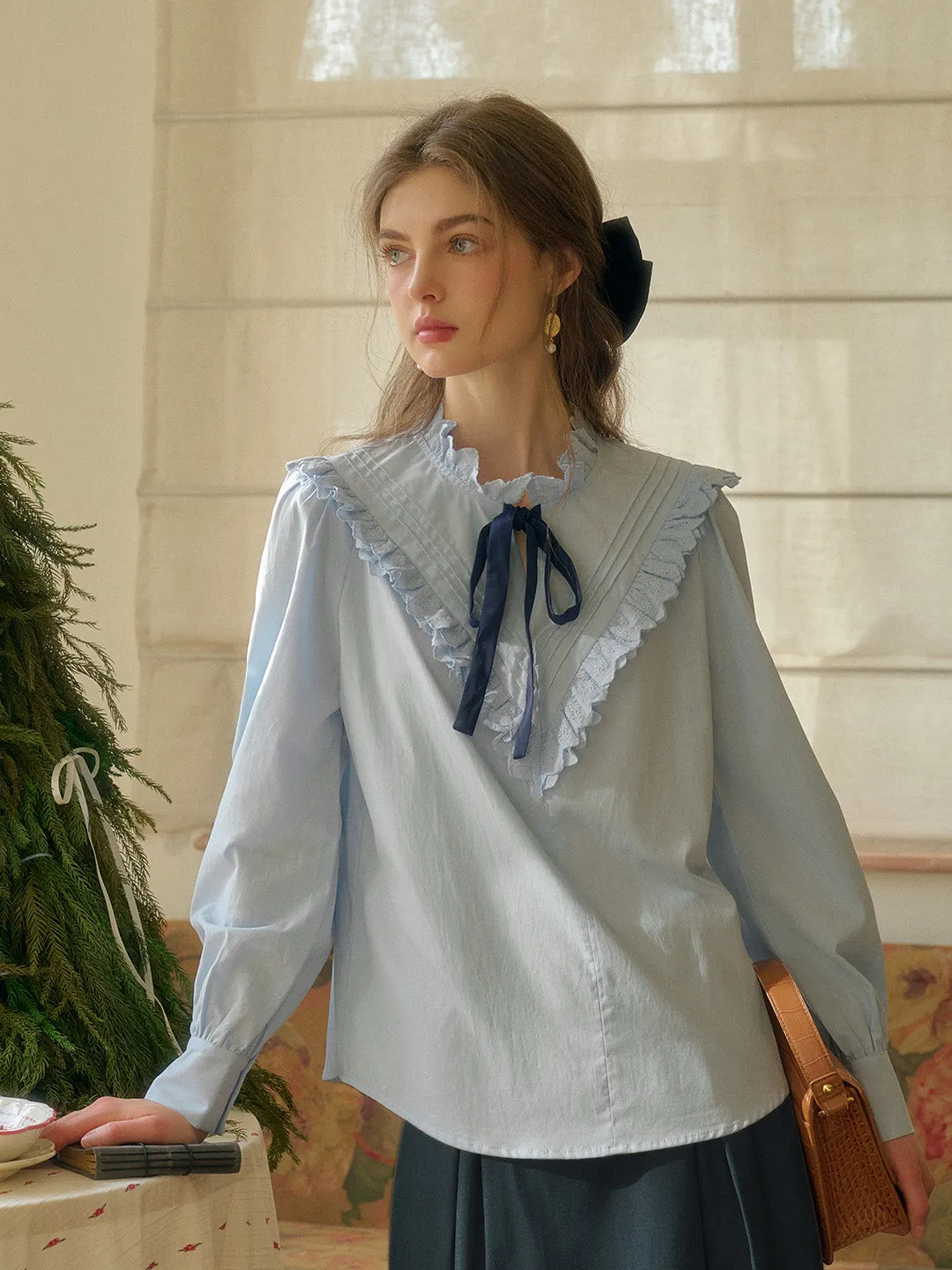 【Final Sale】Yareli Vintage Lace Panel Contrasting Lace-up Round Neck Blouse - Blue