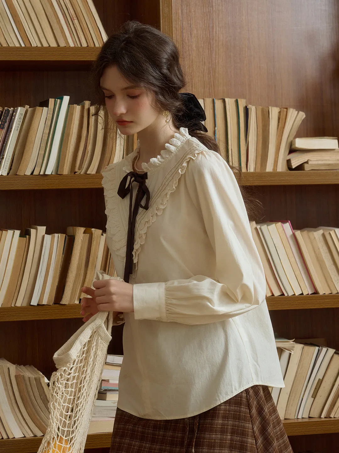 【Final Sale】Yareli Vintage Lace Panel Contrasting Lace-up Round Neck Blouse - Blue