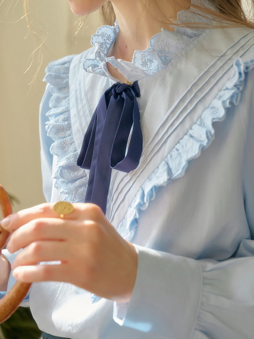 【Final Sale】Yareli Vintage Lace Panel Contrasting Lace-up Round Neck Blouse - Blue