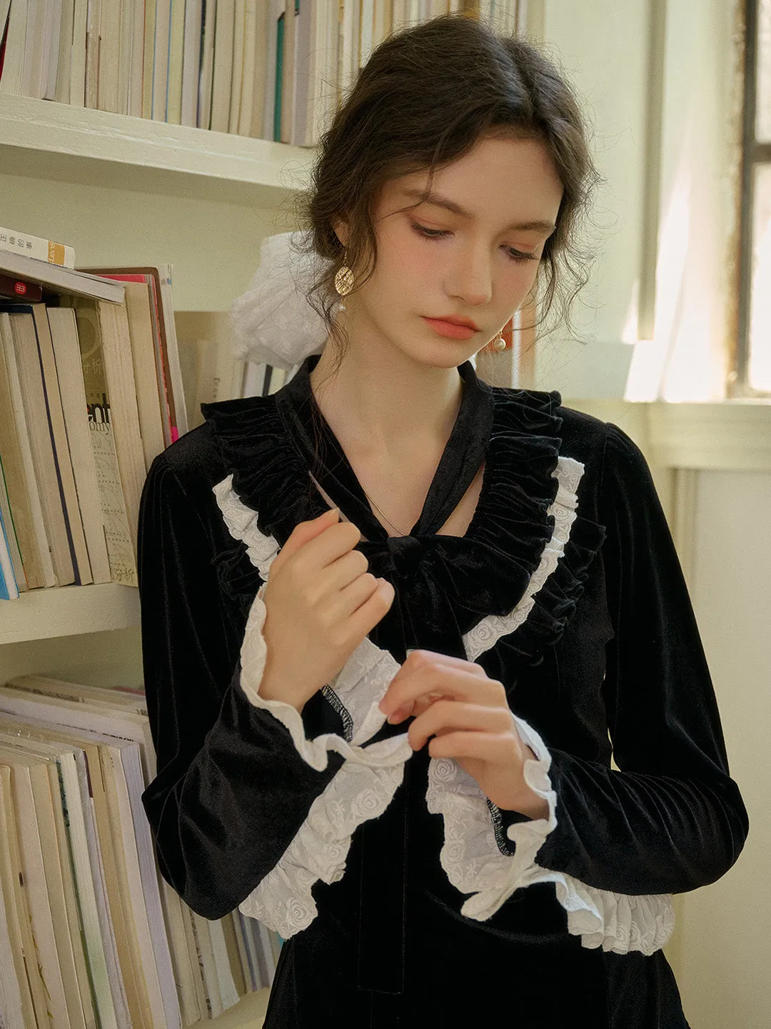 【Final Sale】Zinnia Ruffled Collar Contrasting Top