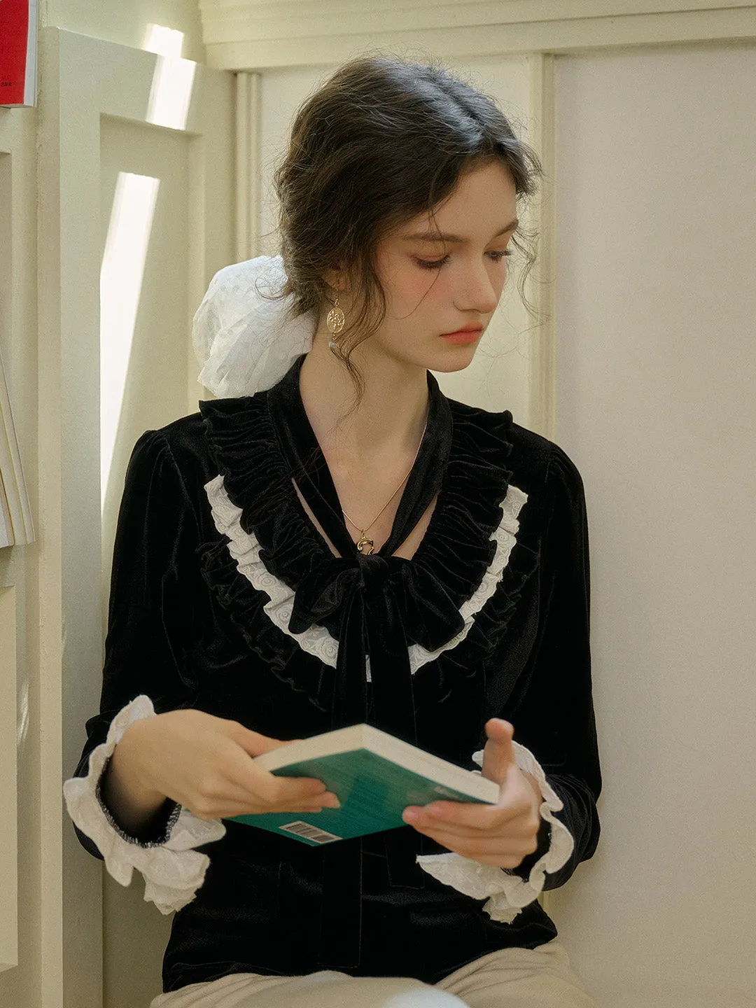 【Final Sale】Zinnia Ruffled Collar Contrasting Top