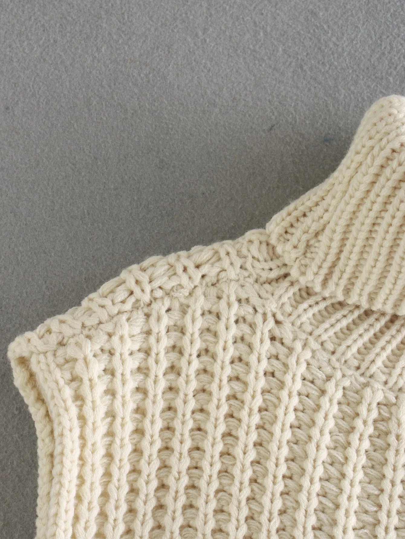 High Heap Collar Knit Vest Sweaters