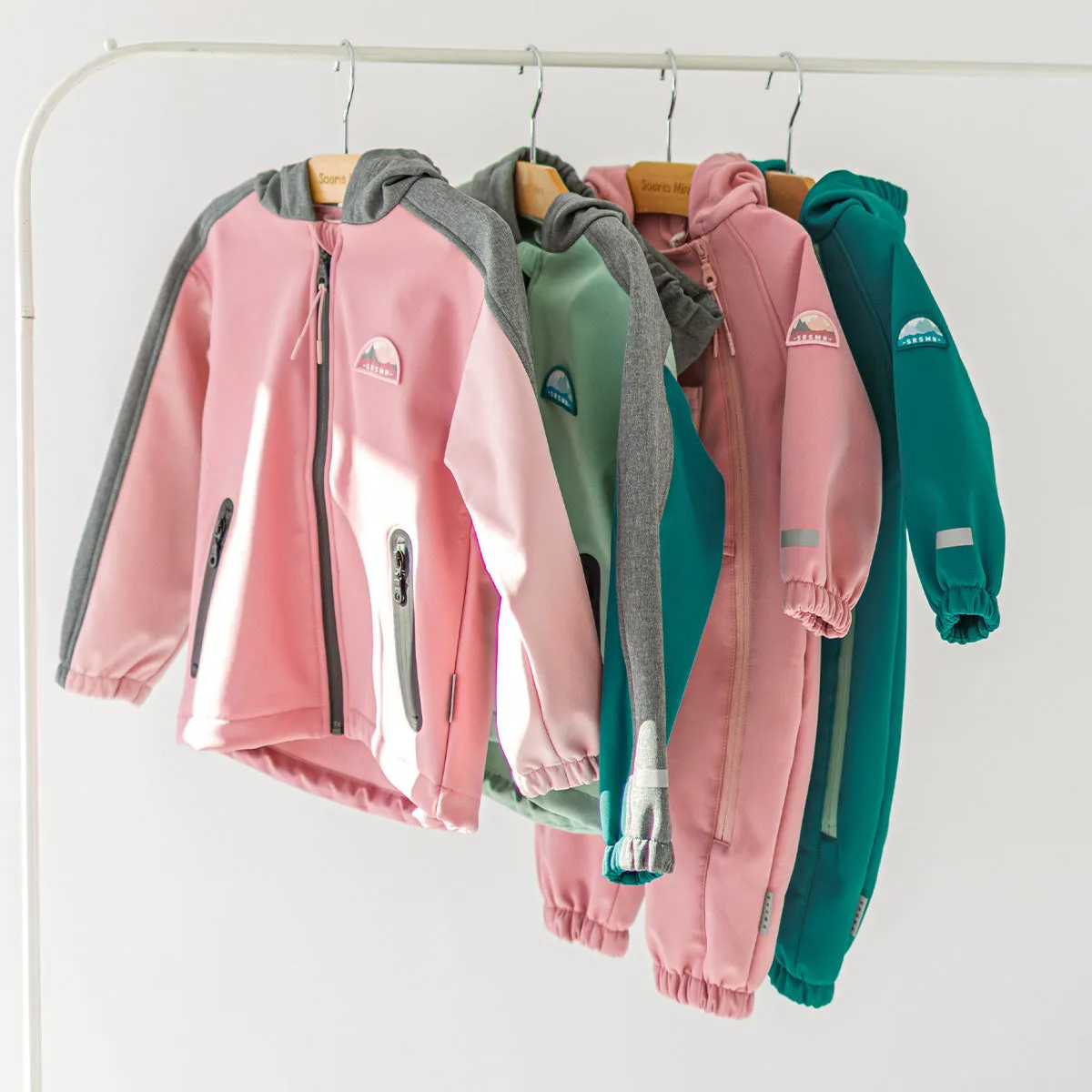 Manteau rose et gris en coquille souple, enfant || Pink and gray soft shell coat, child