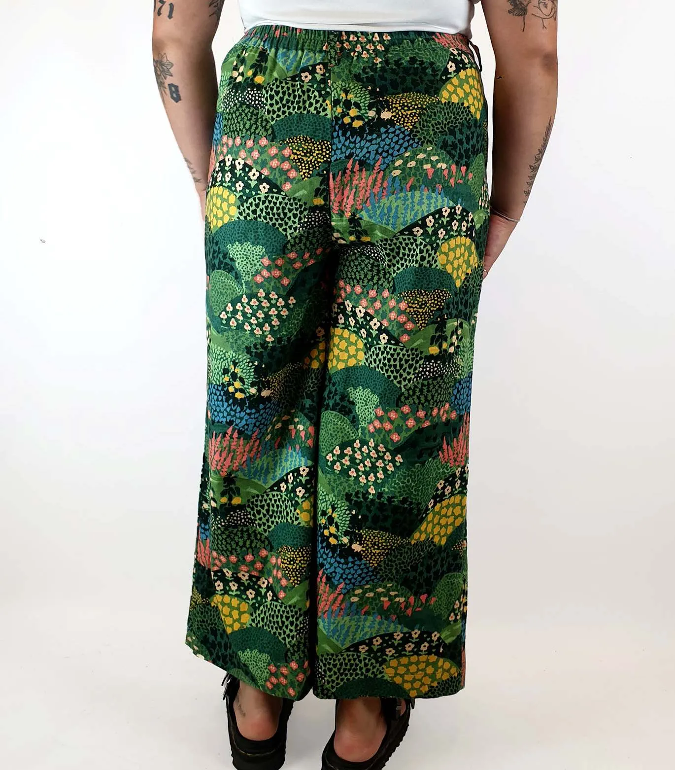 Princess Highway green field and flower print wide leg pants size 16