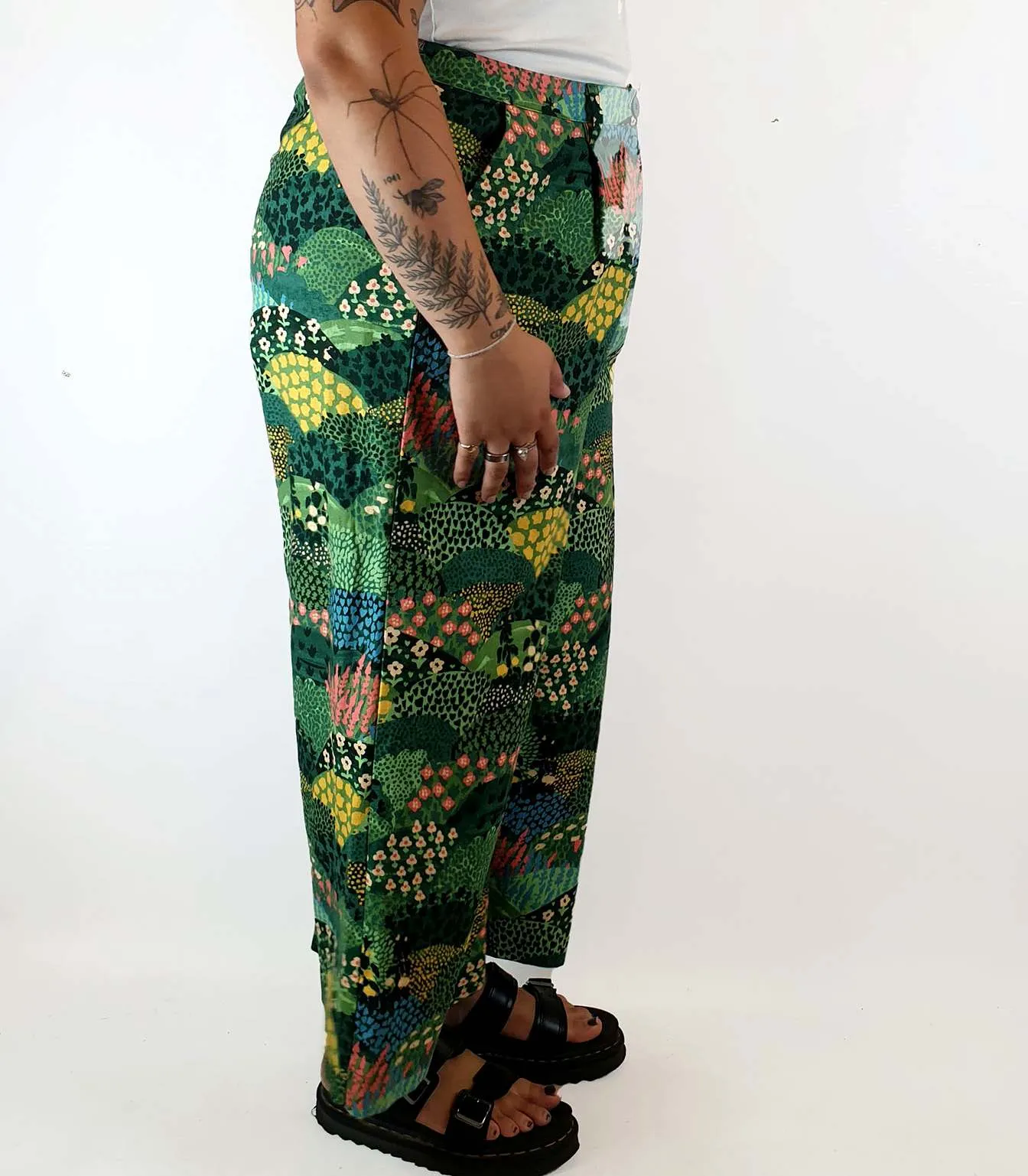 Princess Highway green field and flower print wide leg pants size 16