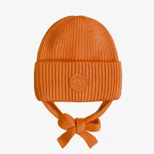 Tuque en tricot orange avec cordon, bébé || Orange knit toque with cords, baby