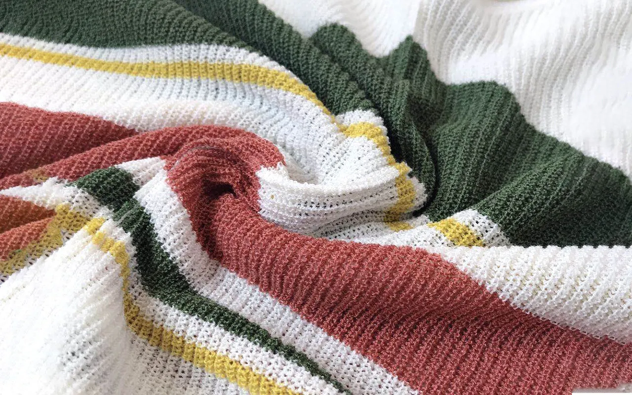 V-neck Contrast Stripe Knitted Beach Sweater Pullover