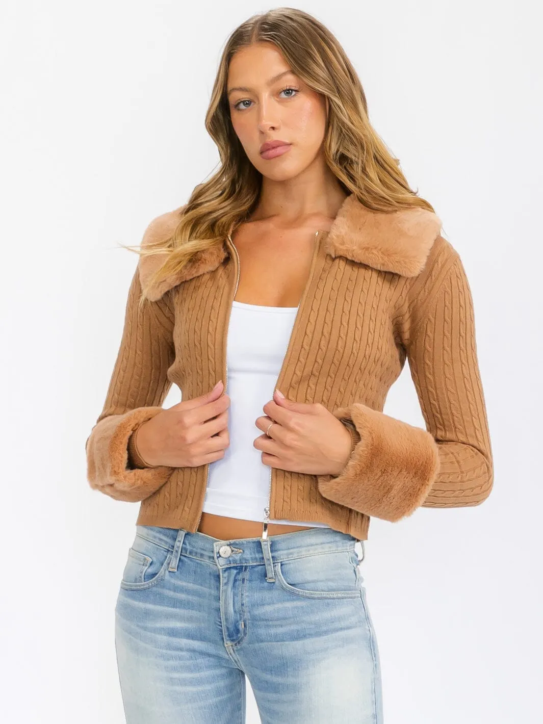 WOMEN'S LONG SLEEVE ZIP UP CANLE KNIT SHERPA DETAILED SWEATER